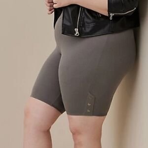 New Torrid 9" biker short